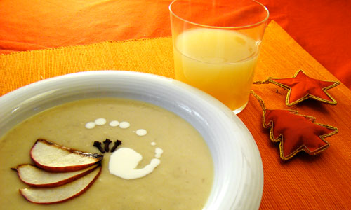 Healthy Potato Soup with Brie Cheese and Apples